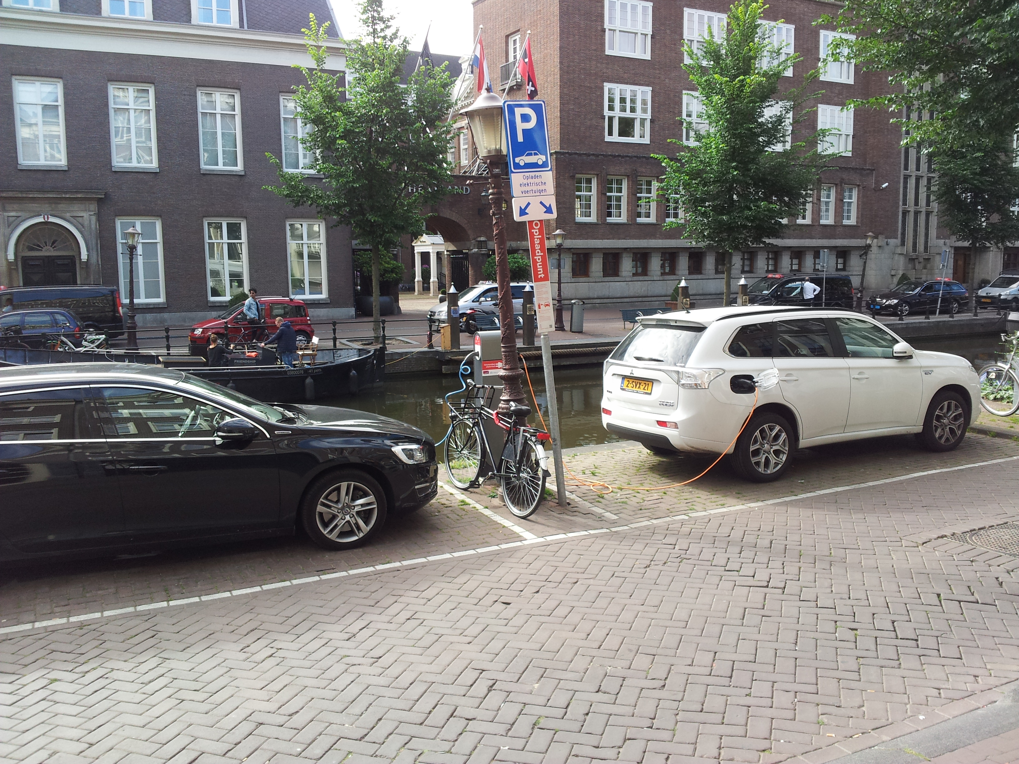 Free EV Charging Image 5